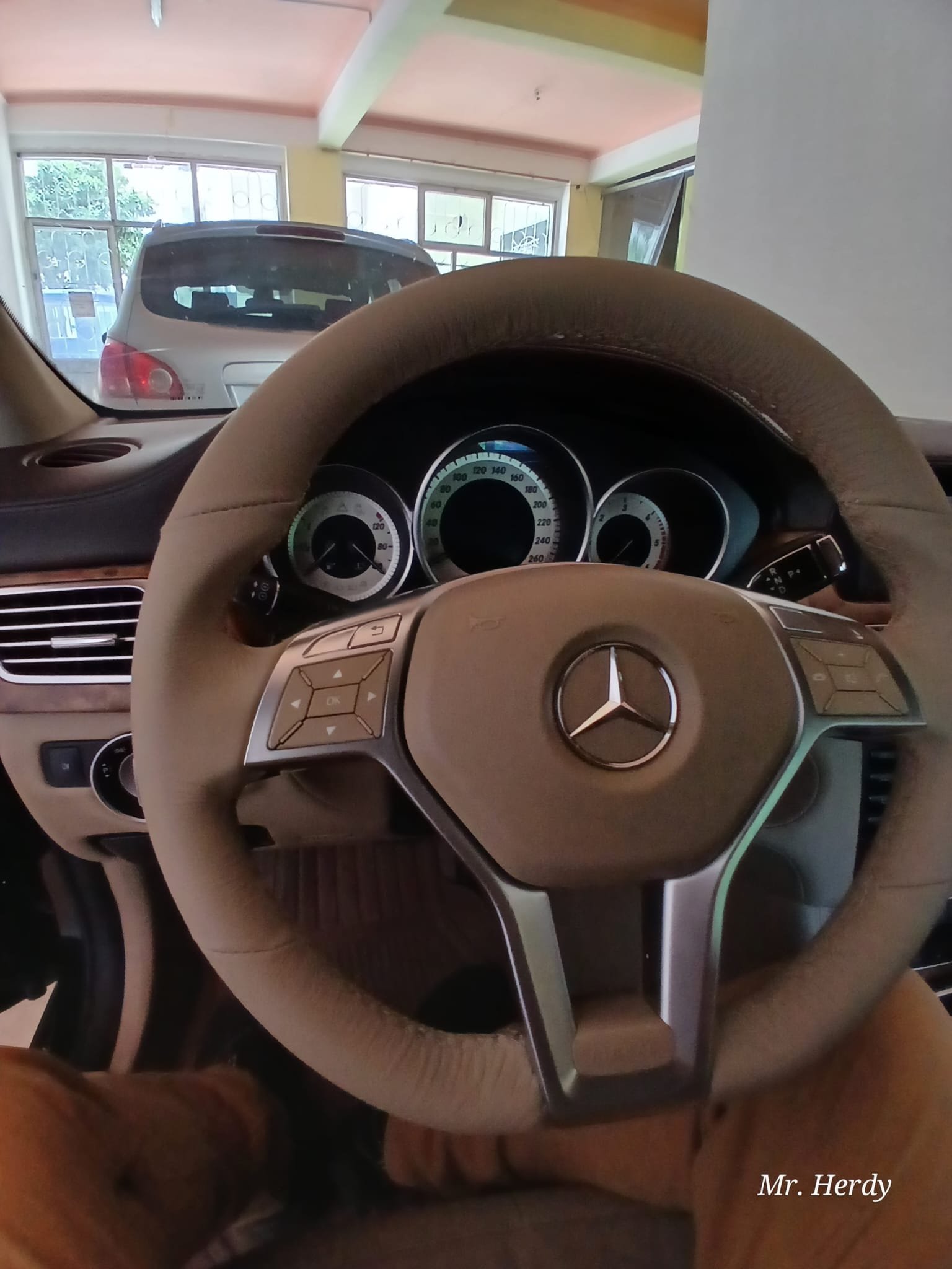 Volante reparado e instalado em viatura